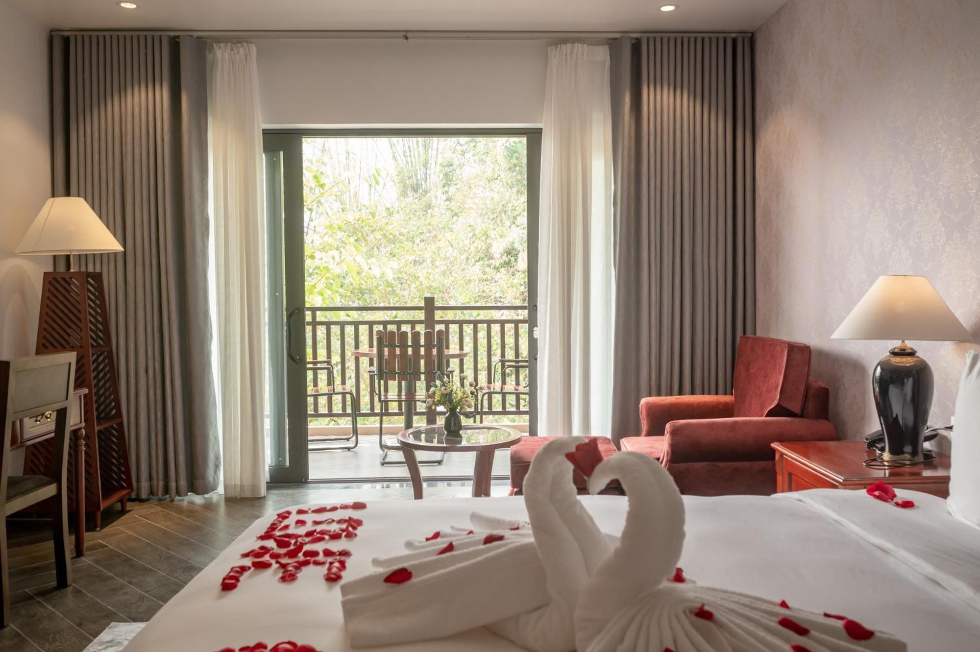 Khach San Son Nu Hotel Bac Kan Exterior foto